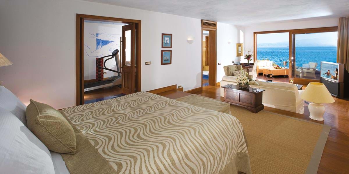 Ambassador Bungalow Suites Waterfront (Отдельные спальня и гостиная или открытого плана)
