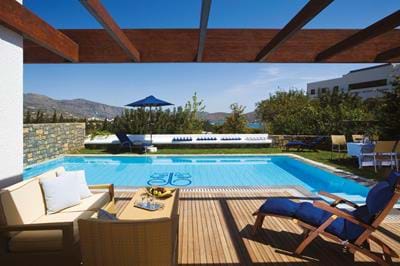 Family Villas with Private Heated Pool - Exterior
