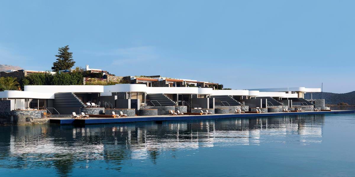 Yachting Villas with Private Heated* Pool (Отдельные спальня и гостиная)
