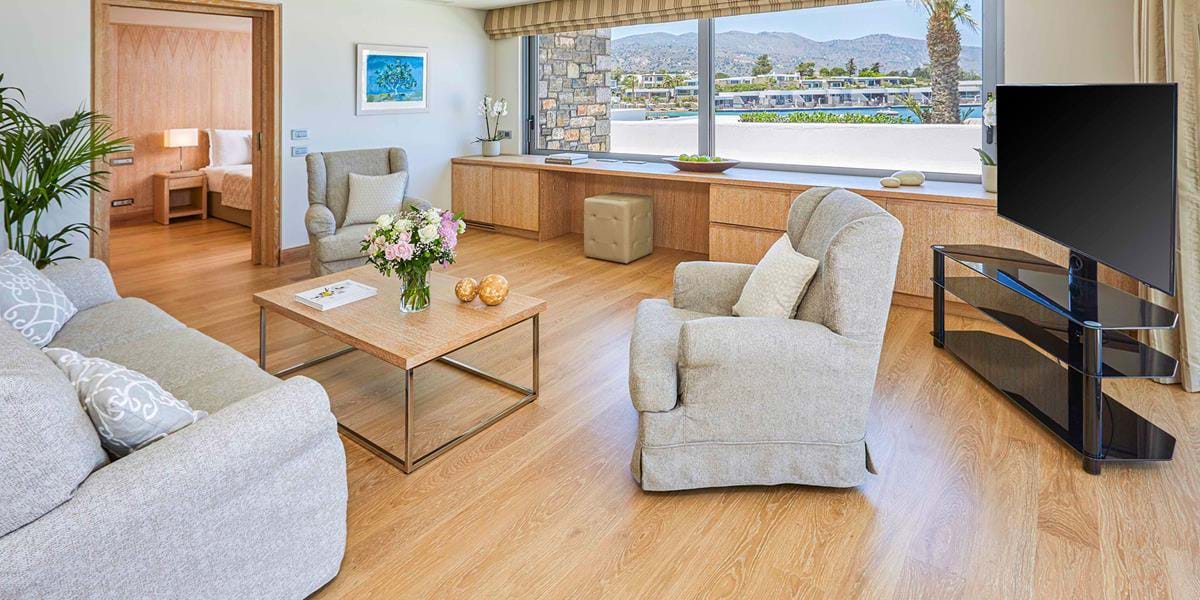 Family Bungalow Suites Sea View (Two Bedrooms & Sitting Room SeparateДве спальни и отдельная гостиная)