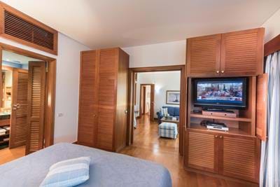 Family Hotel Suites Sea View (Two Bedrooms & Sitting Room Separate) - Interior