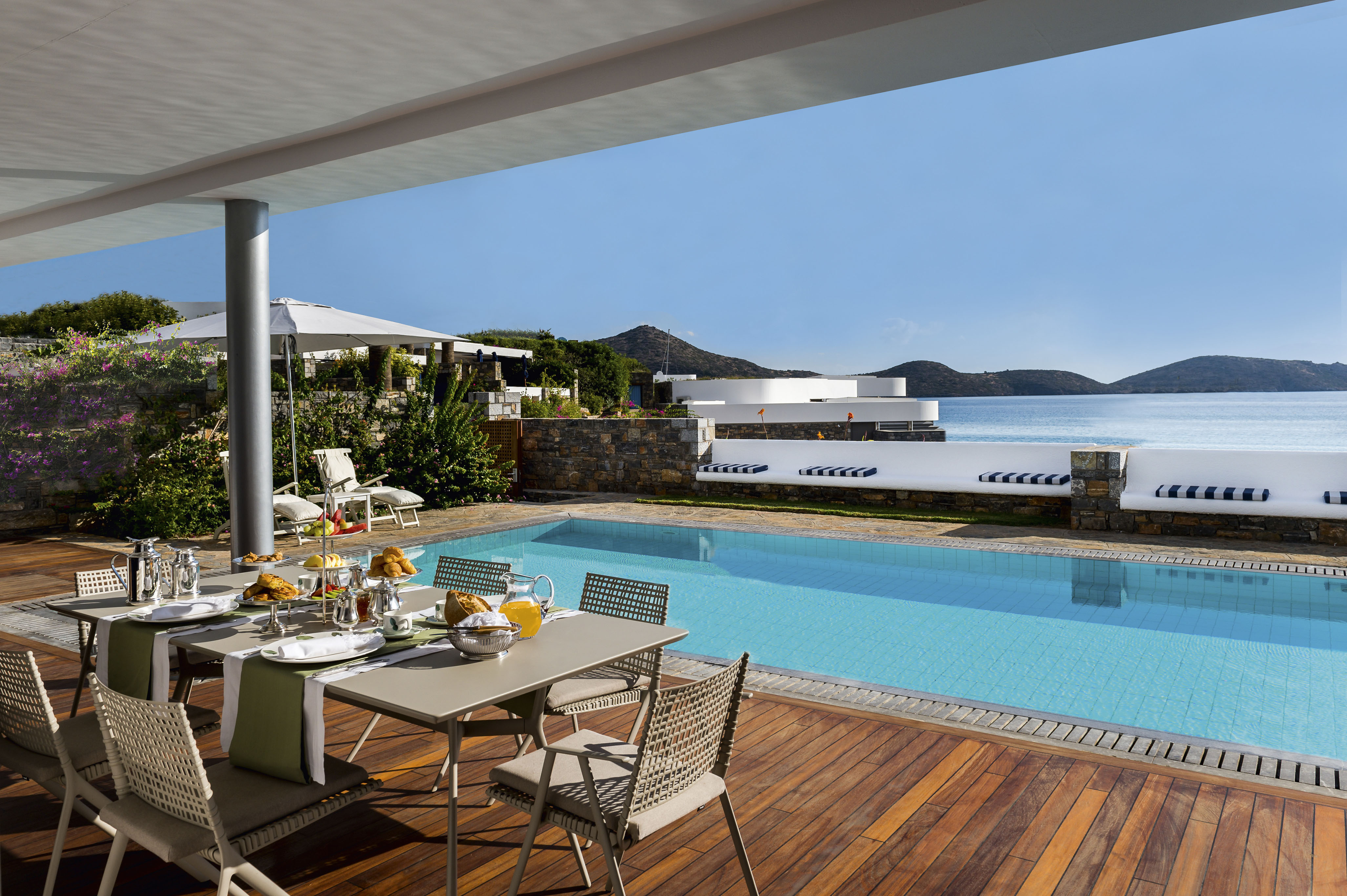 Grant Villa Waterfront Private Heated Pool13