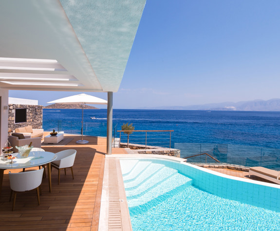 Two Bedrooms Presidential Villas On The Water S Edge With Private Heated Pool 5