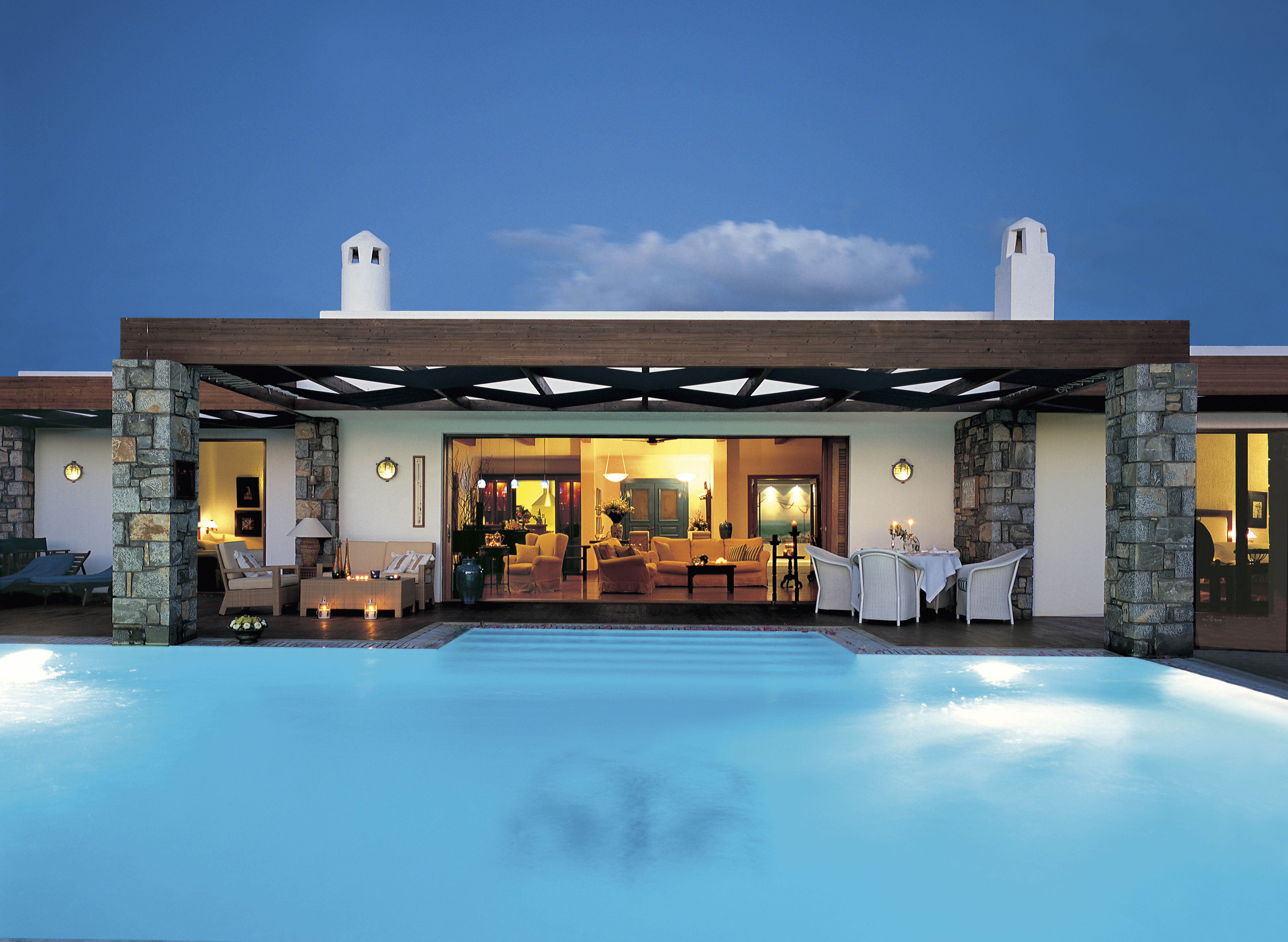 The Royal Villa Exterior1